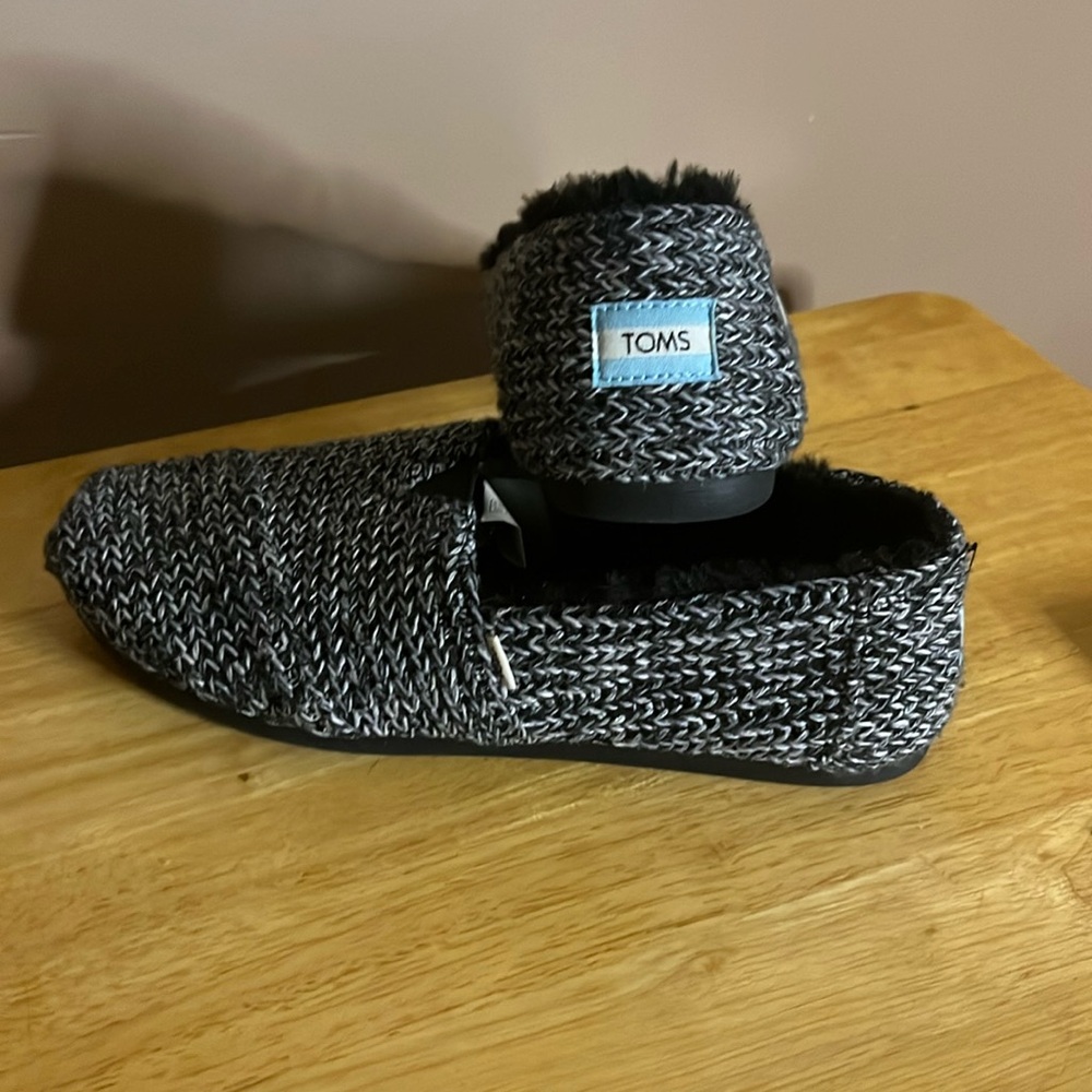 😄Toms Comfort Flats Fuzzy Lining 8.5